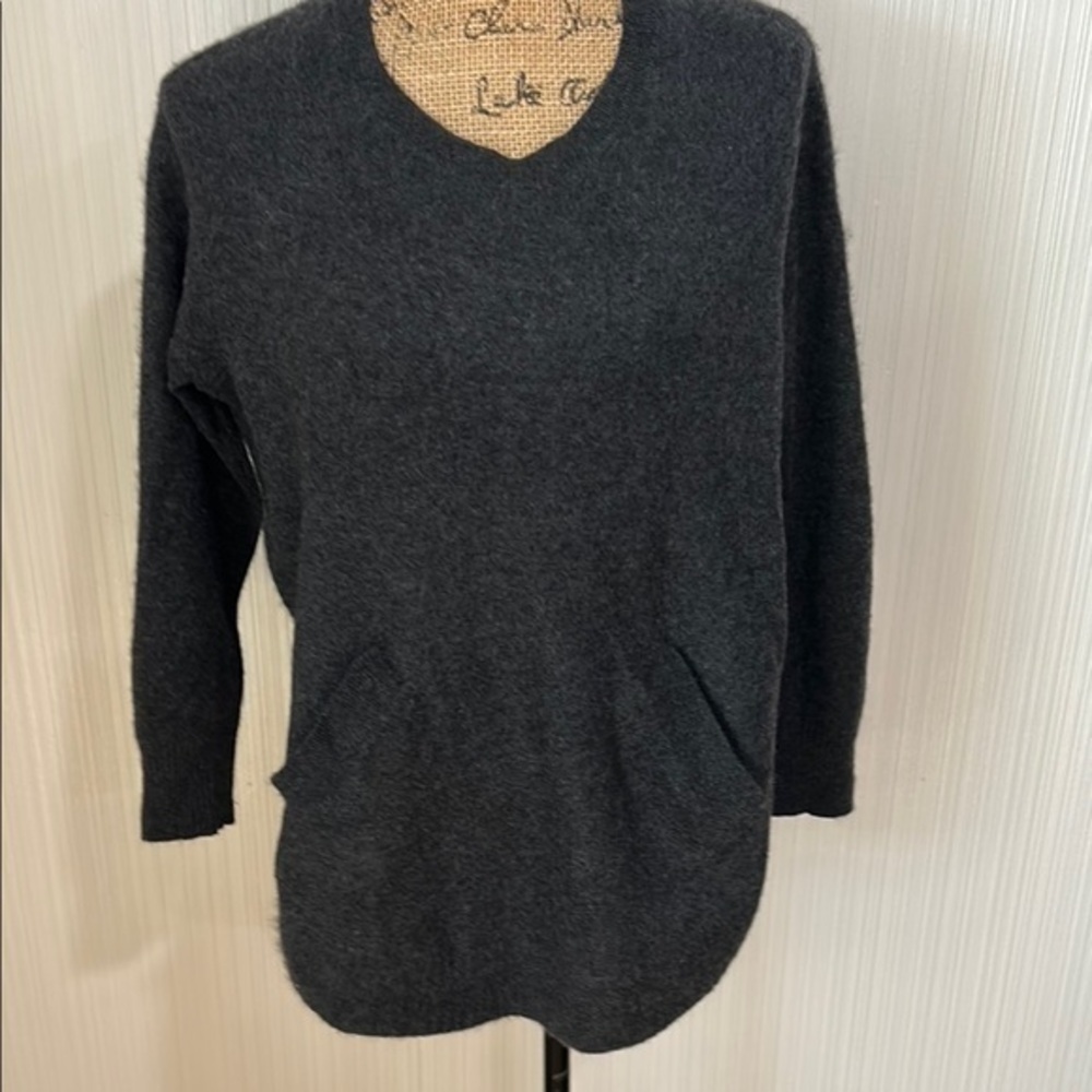Max Studio Cashmere Dark Gray V-Neck Sweater